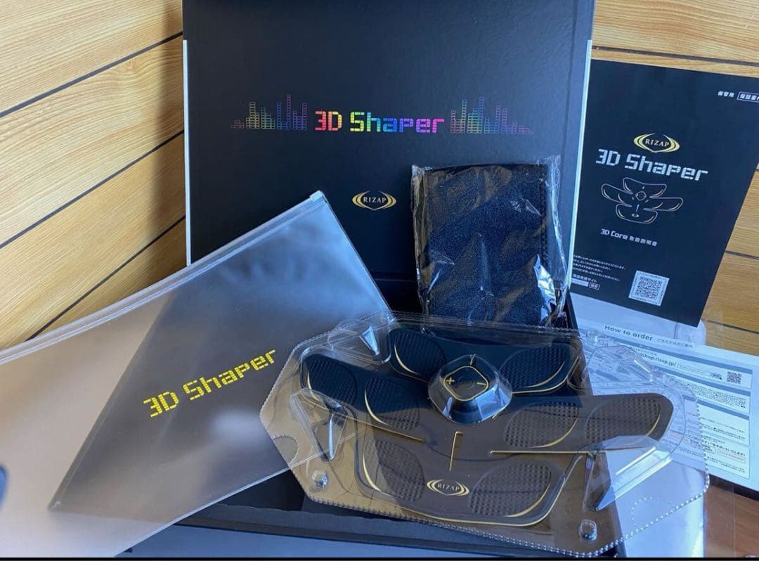 未使用　ライザップ　EMS 腹筋ベルト　3D シェイパー　RIZAP