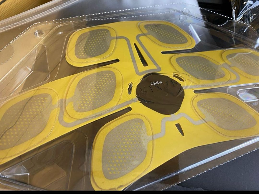 未使用　ライザップ　EMS 腹筋ベルト　3D シェイパー　RIZAP