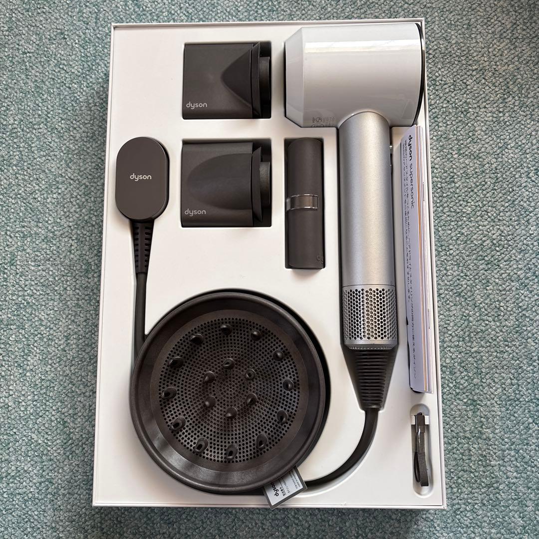 Dyson Supersonic ヘアドライヤー ホワイト