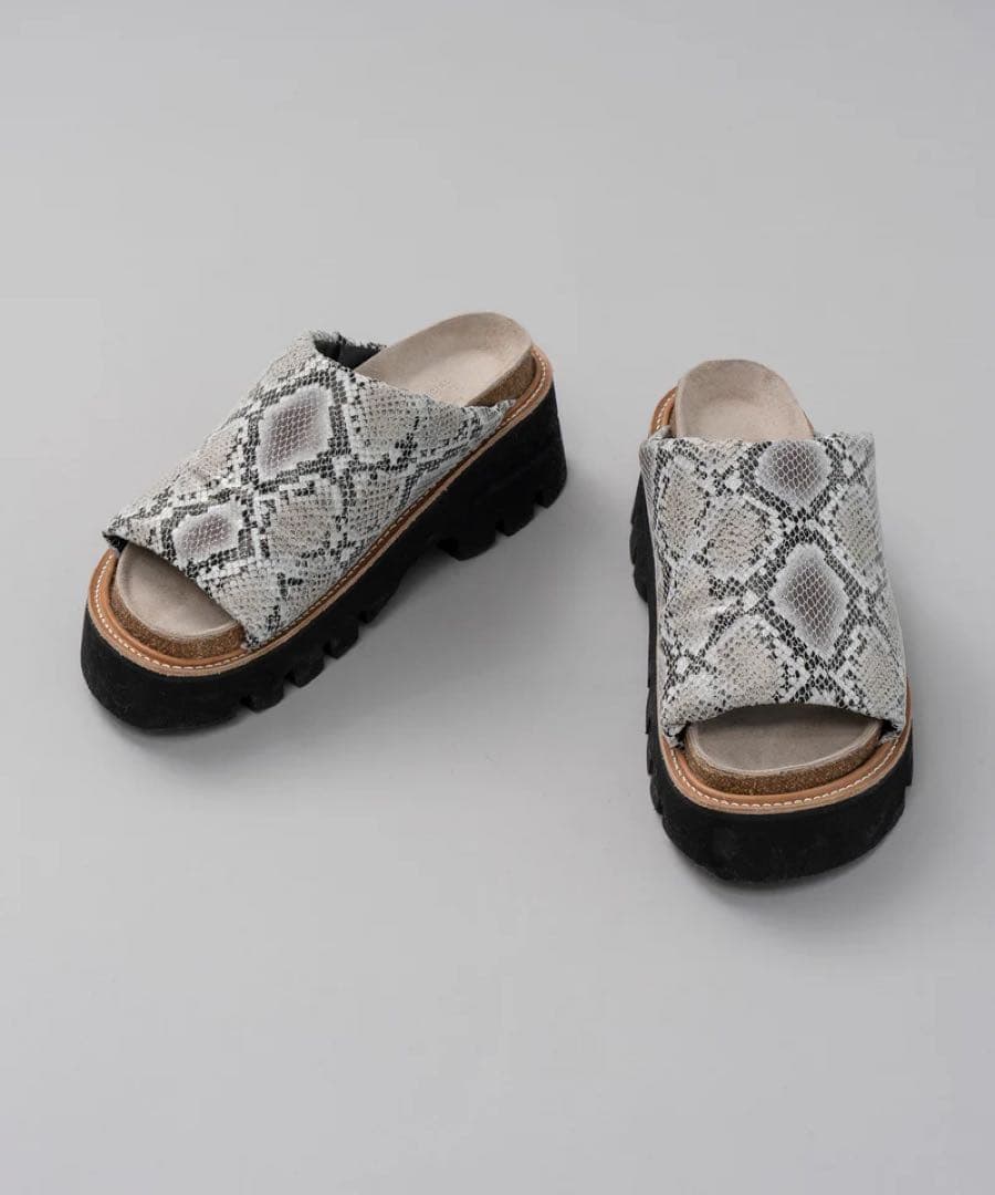 MAISON SPECIAL サンダル