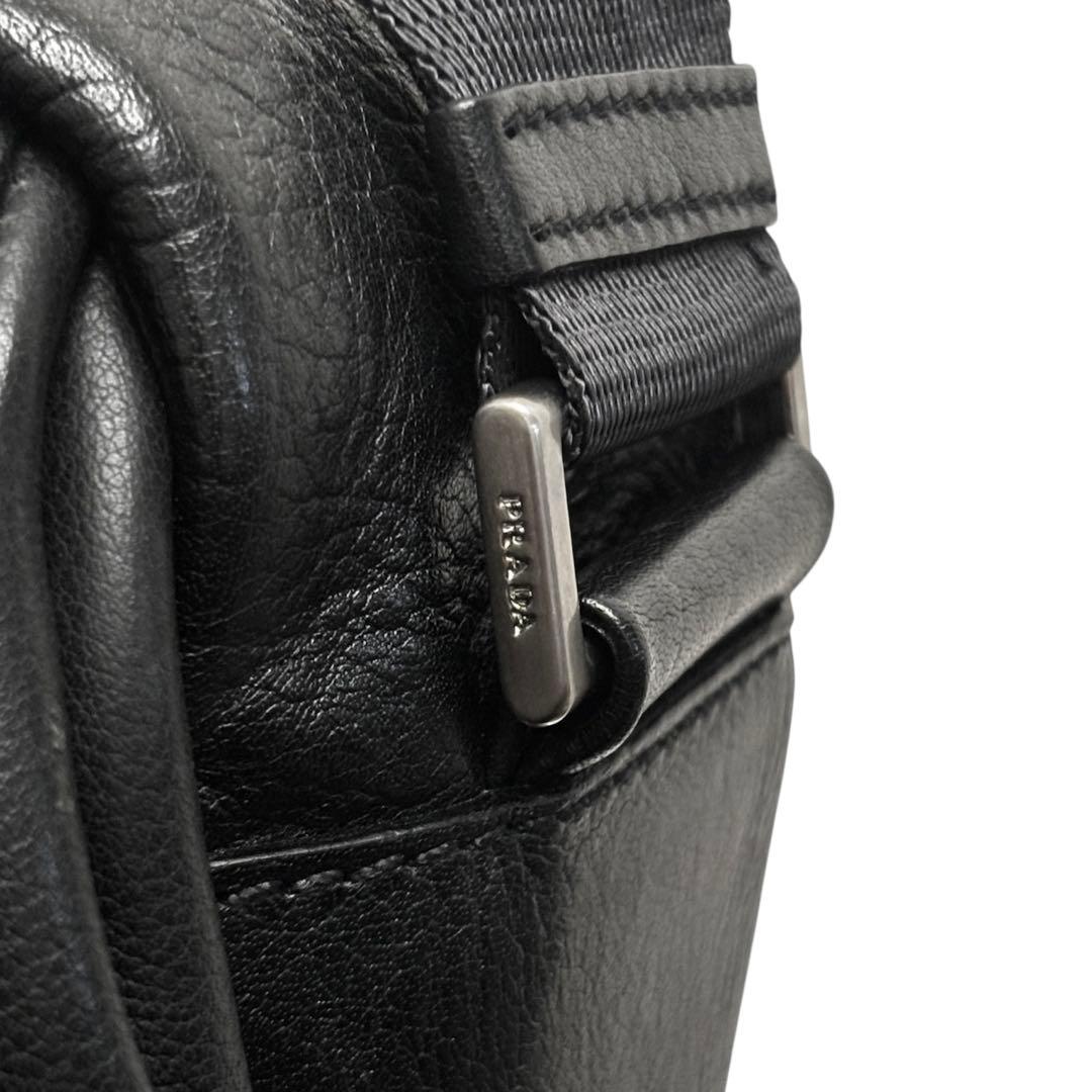 バッグ prada multi pocket leather shoulder bag