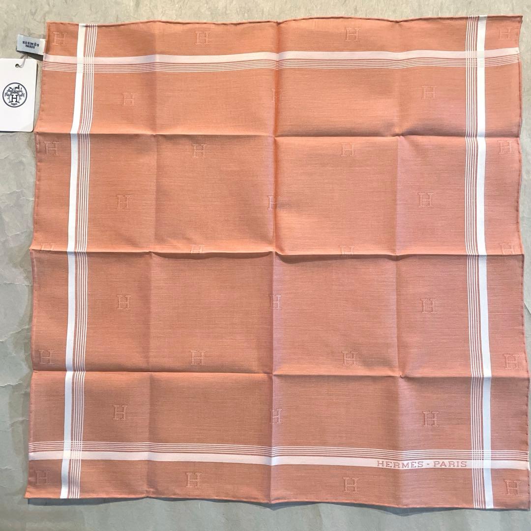 新品未使用 HERMES エルメス ハンカチ 綿100% ジャカード Hレリーフ
