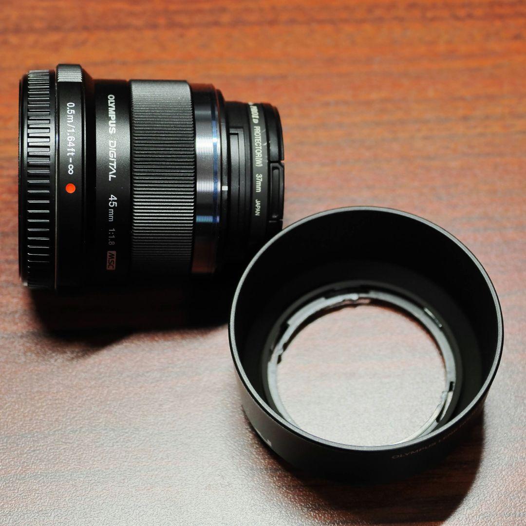 Olympus M.Zuiko 45mm f/1.8 レンズ