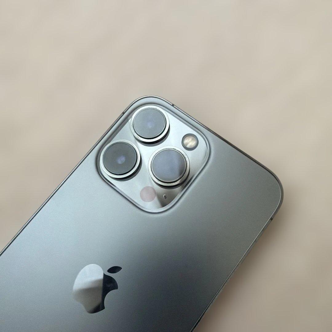 Apple iPhone 13 Pro 本体
