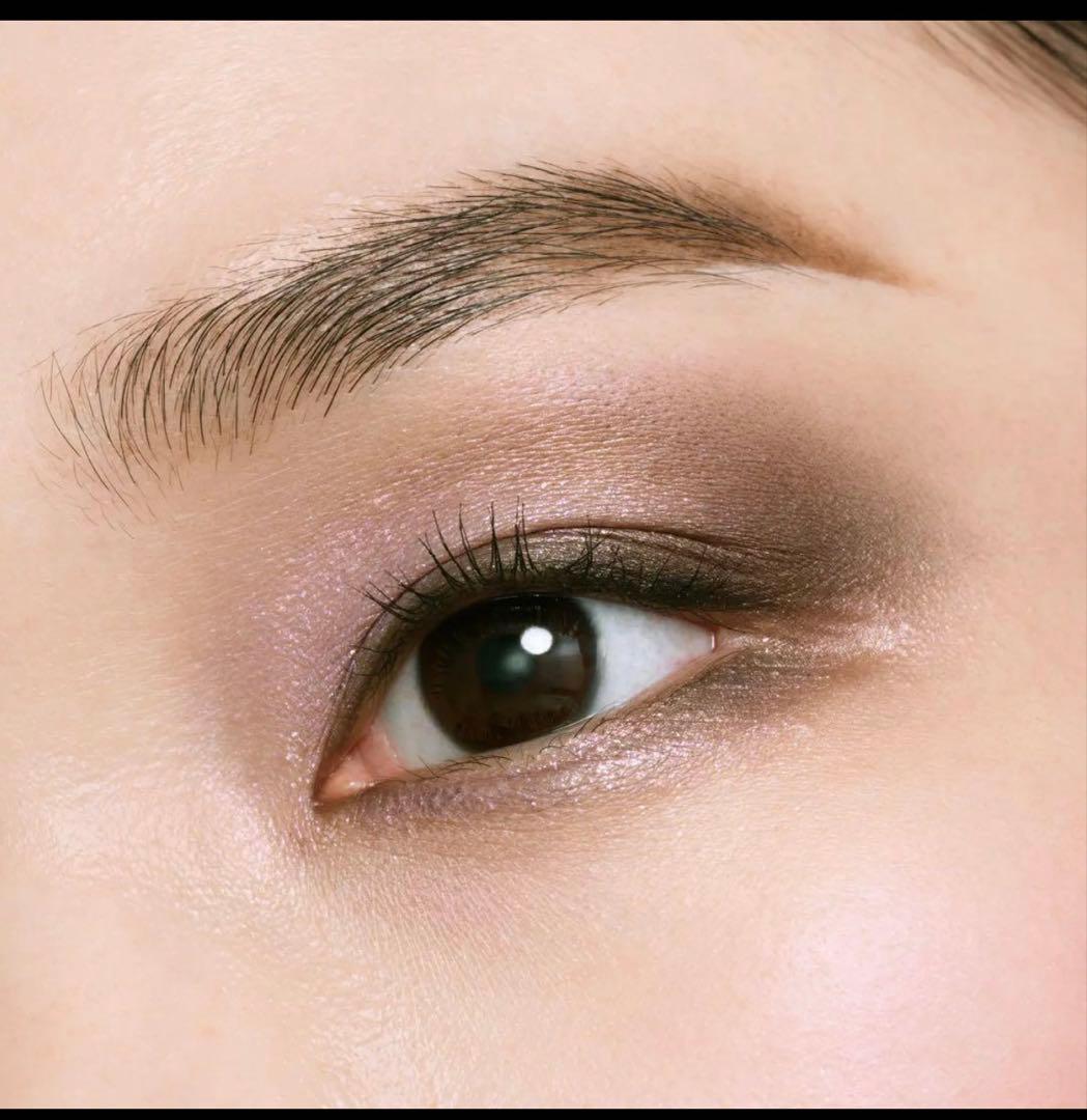 ショッパー付きアイシャドウ クレ・ド・ポー ボーテ ホリデーコレクション2025