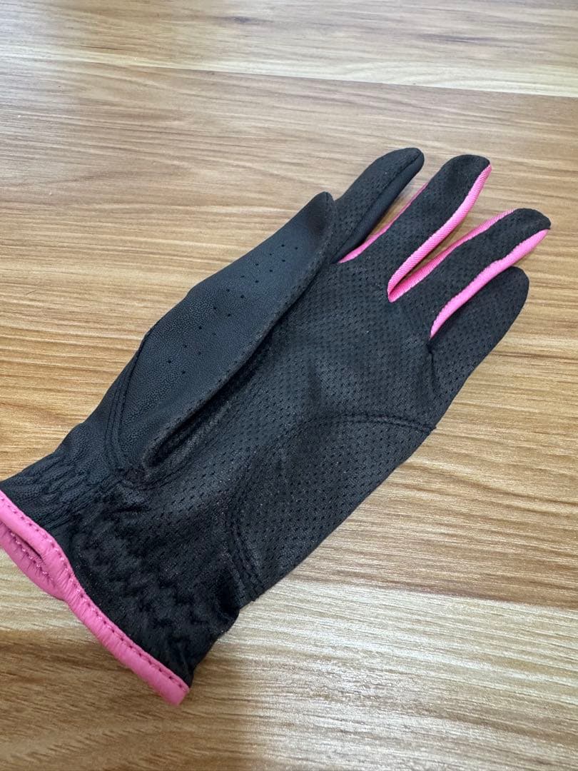 ななな グローブ、ニューバランスセットアップ、プーマスカートの3点セット