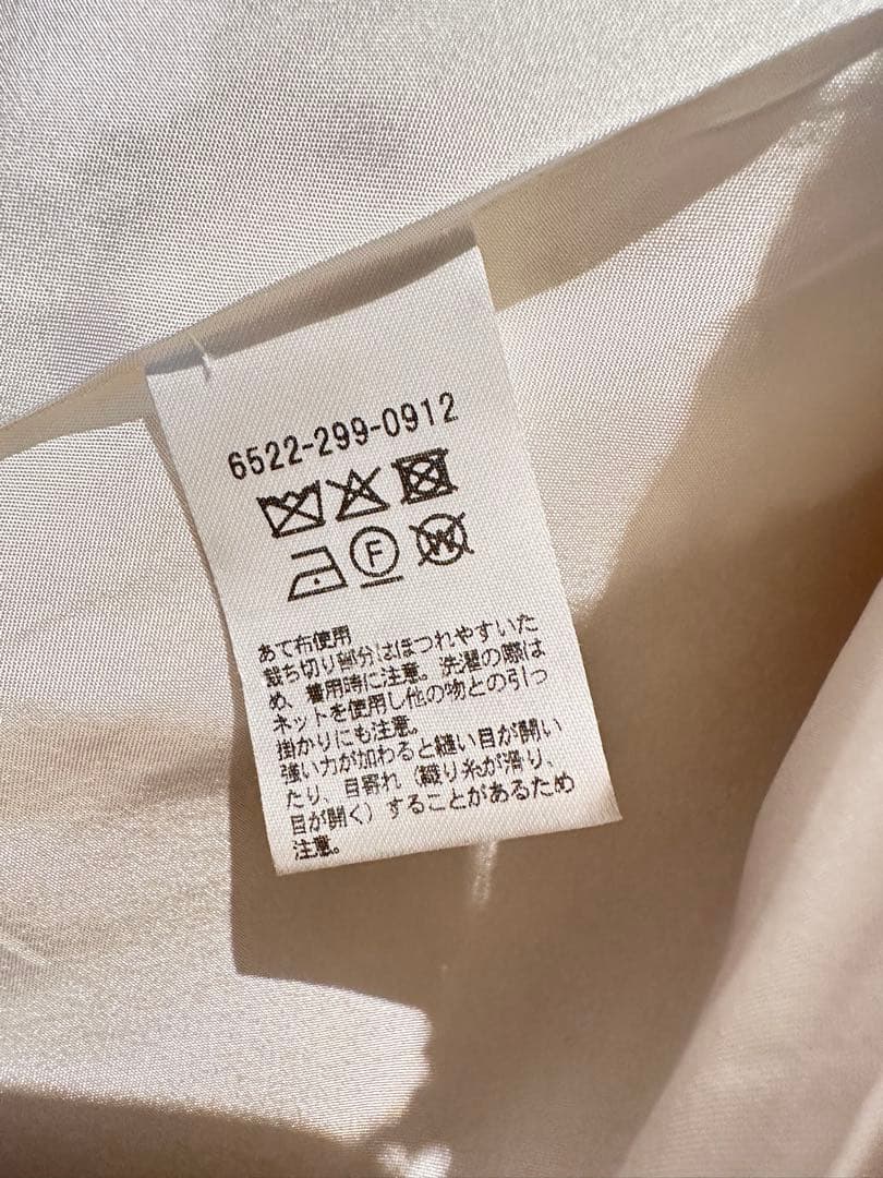 ドゥロワーツイードジレ 今年購入、真っ白のゴージャスなジレです