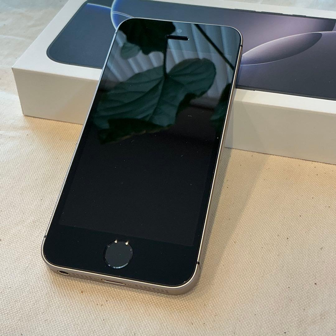Apple iPhone se 第1世代 未使用品 16GB 本体