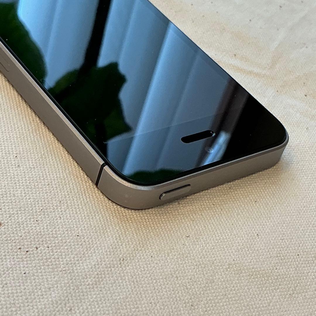 Apple iPhone se 第1世代 未使用品 16GB 本体