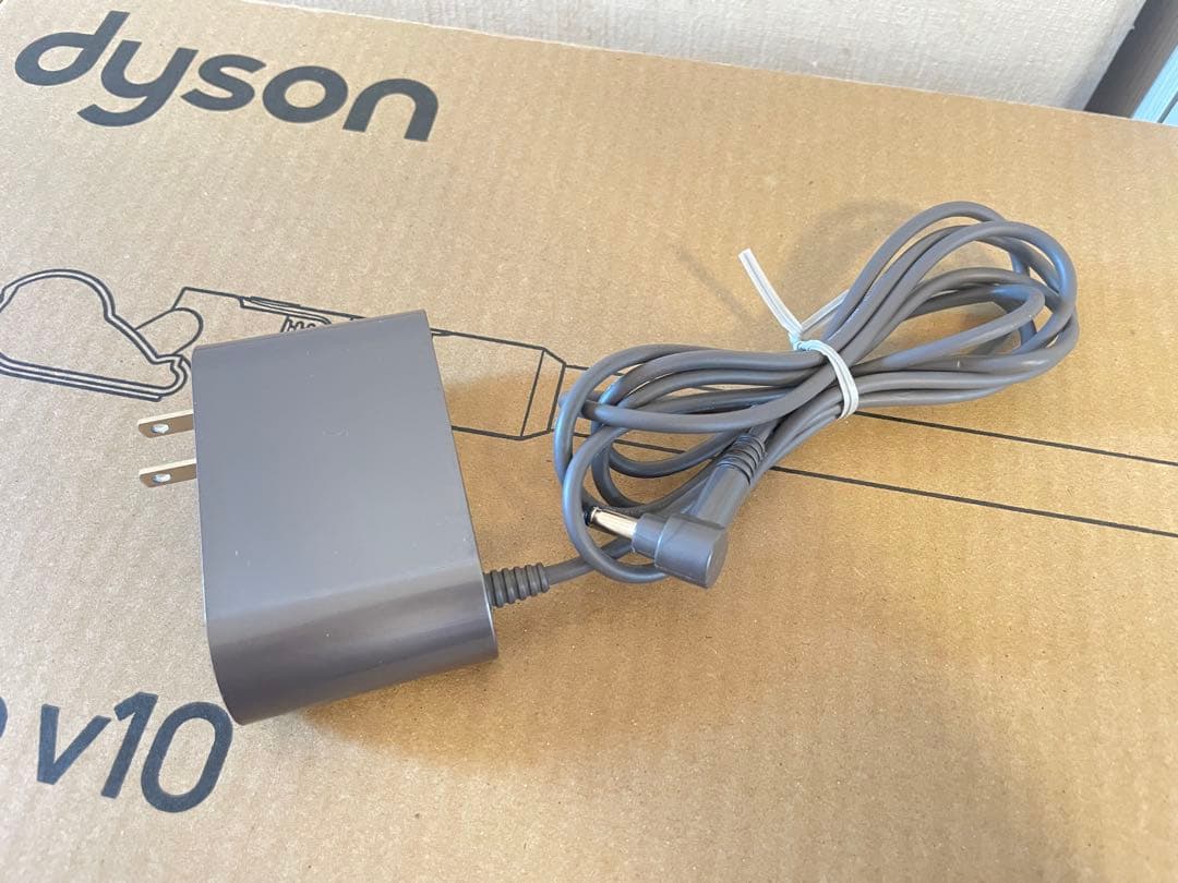 ダイソン V10 Fluffy SV12FFLF ジャンク　新品パーツも多数！