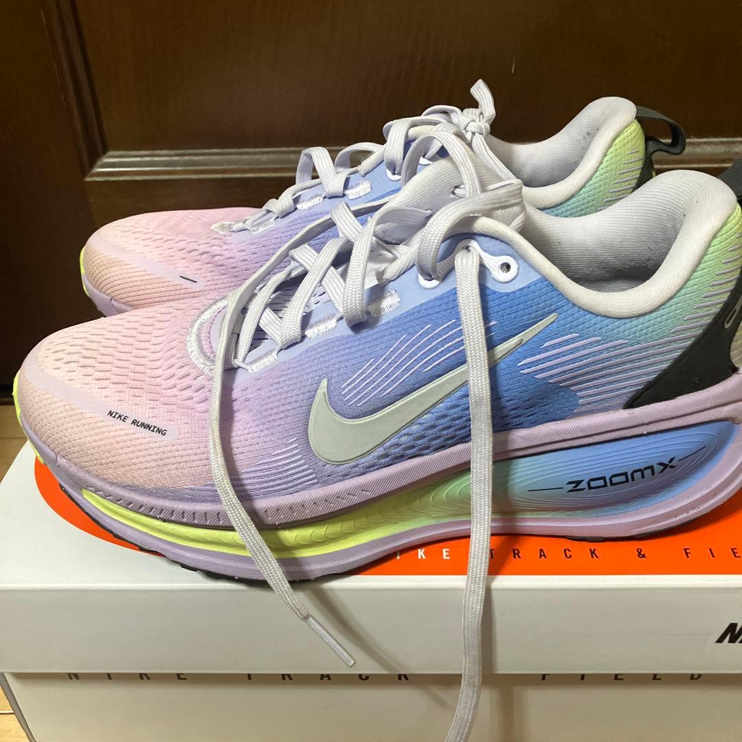 ナイキ ズームボメロ18 Nike Vomero 18 24cm