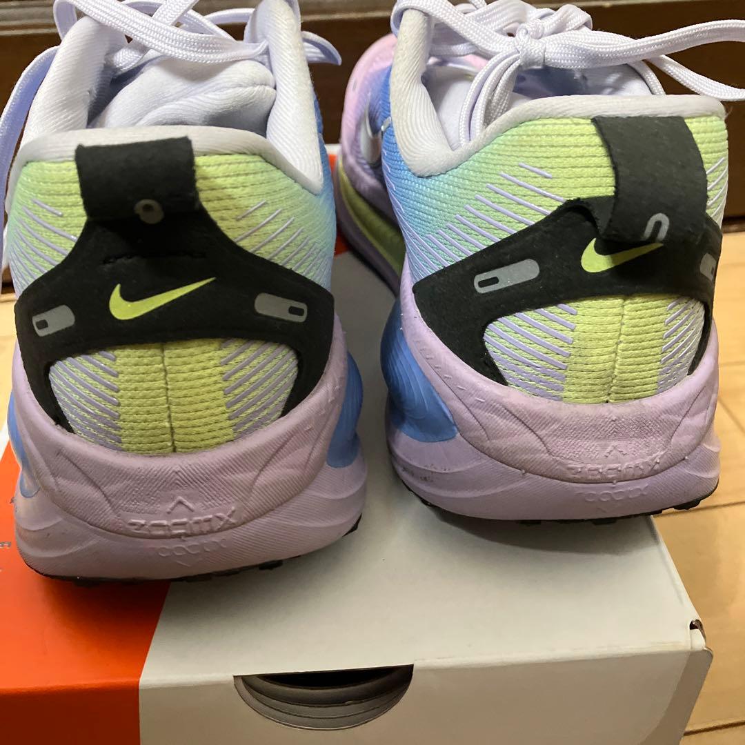 ナイキ ズームボメロ18 Nike Vomero 18 24cm