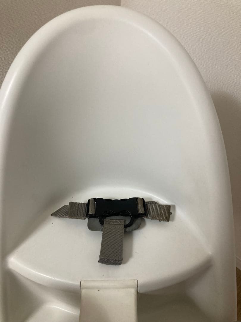 BABYBJÖRN ベビービョルン　椅子　イス　ハイチェア ホワイト白　赤ちゃん