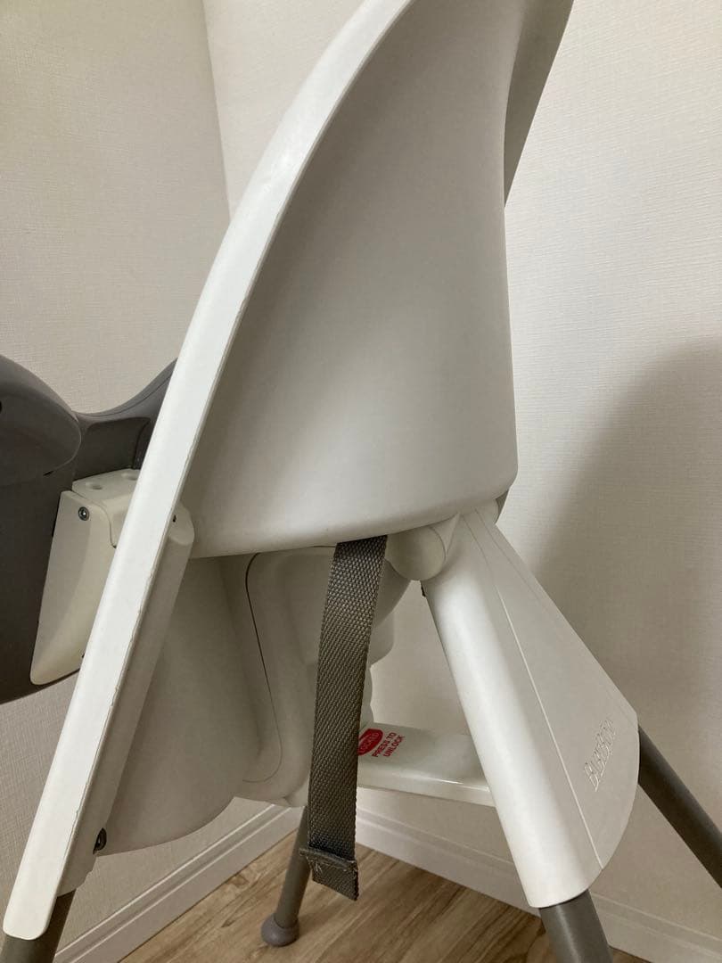 BABYBJÖRN ベビービョルン　椅子　イス　ハイチェア ホワイト白　赤ちゃん