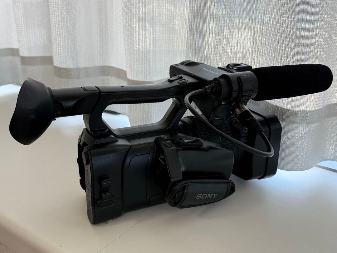 HXR-NX100ビデオカムコーダー