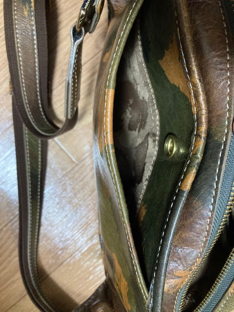 Aniary 迷彩・カモフラ レザーボディバッグ