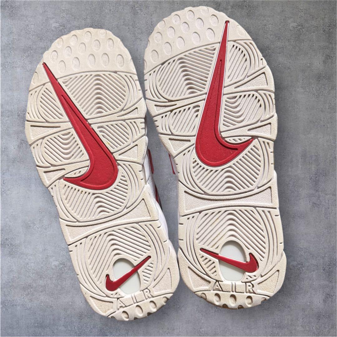 eま　NIKE モアテン　25.0