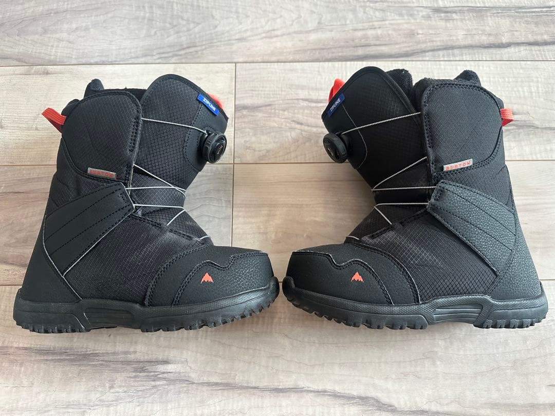 ブラック スノーボードブーツ 子ども用