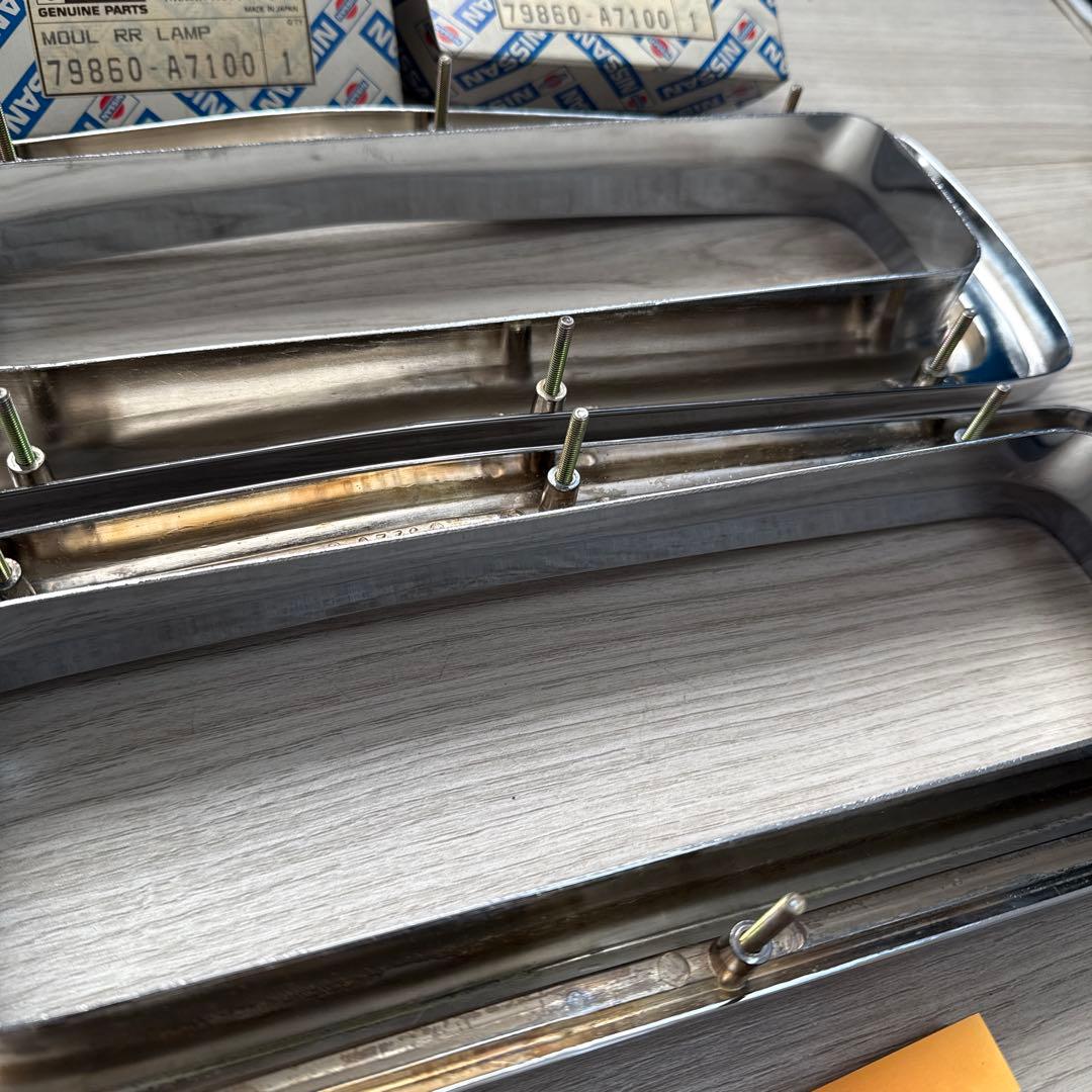 T*a様 Nissan MOUL RR LAMP 79860-A7100 2個セ