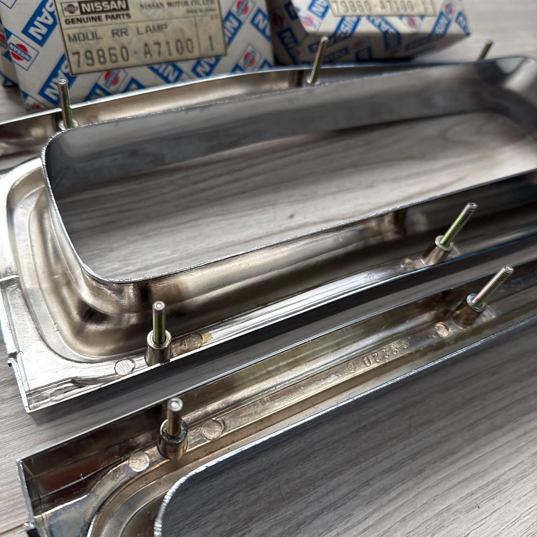 T*a様 Nissan MOUL RR LAMP 79860-A7100 2個セ
