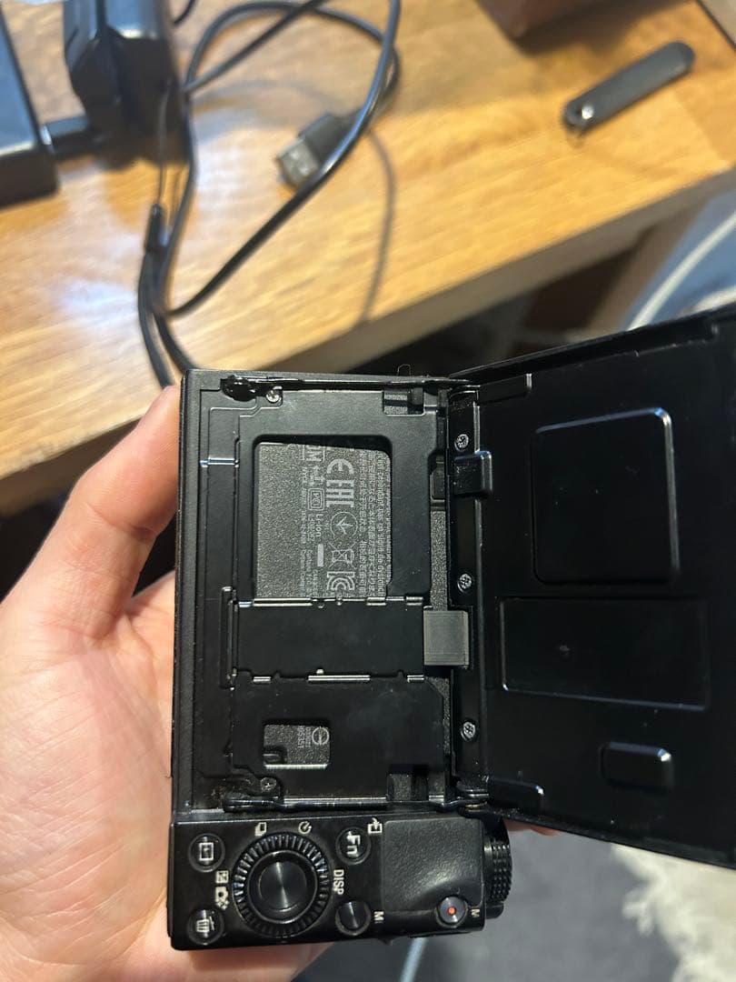 デジタルカメラ Sony DSC-RX100M5A