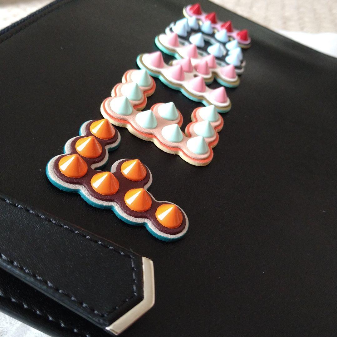 FENDI クラッチバッグ 黒 カラフルスタッズ