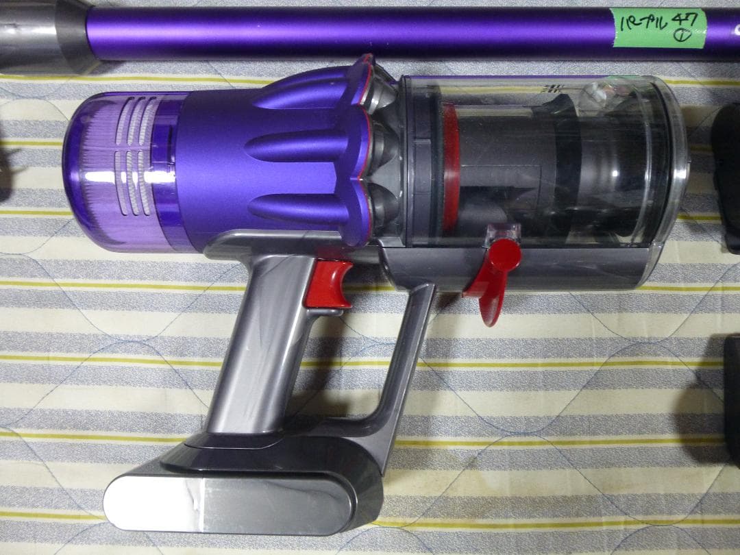 年始の大掃除に　ダイソンSV18　動作確認済み　目立つキズの無い良品　エコ47分