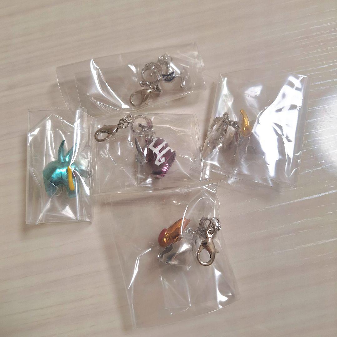 希少品　聖闘士星矢　青銅聖衣　チャームセット