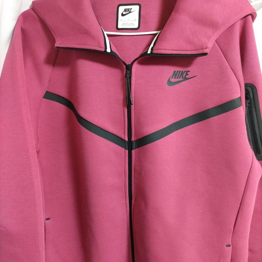 Nike テックフリース ピンク