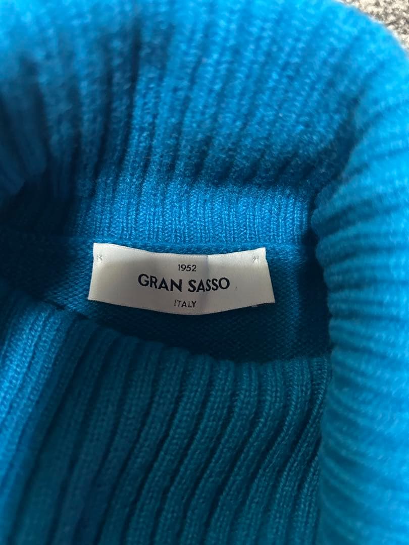 グランサッソ　タートルネックニット48