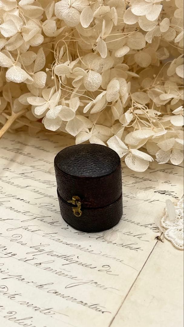 英国アンティークジュエリーボックス レザーラウンドボックス 1900年頃