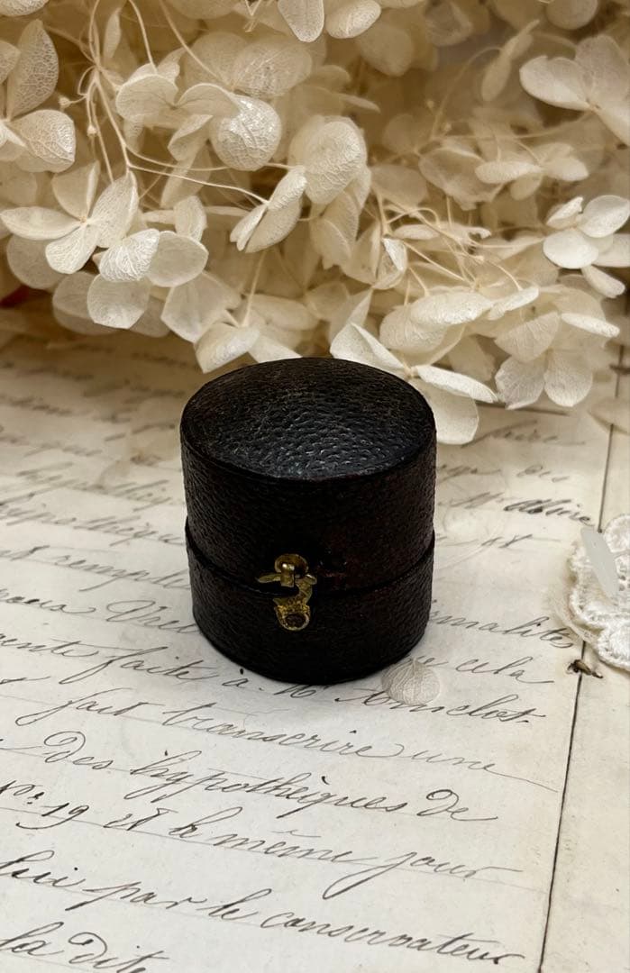 英国アンティークジュエリーボックス レザーラウンドボックス 1900年頃