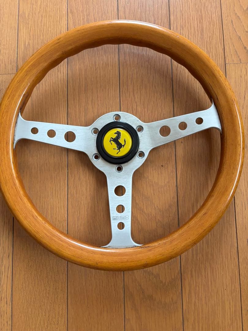 momo ウッドステアリングホイール 3本スポーク　パイ32