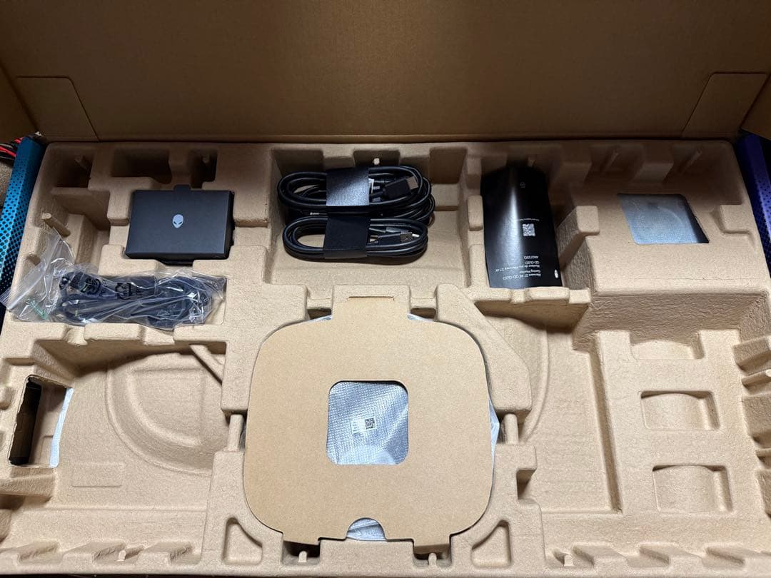 Alienware 27 4K QD-OLEDゲーミングモニター AW2725Q