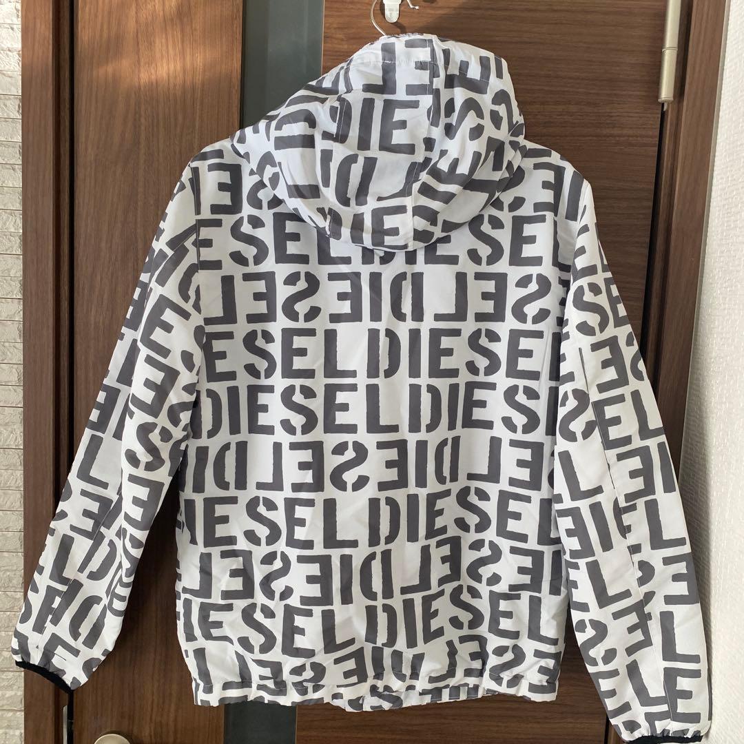 りんごママ　ディーゼル　16Y（160〜）総ロゴ　ナイロンパーカー