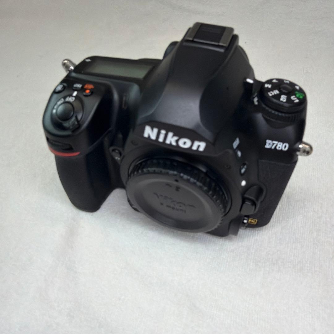 極美品 ニコン Nikon D780 ショット数4843 予備バッテリー セット