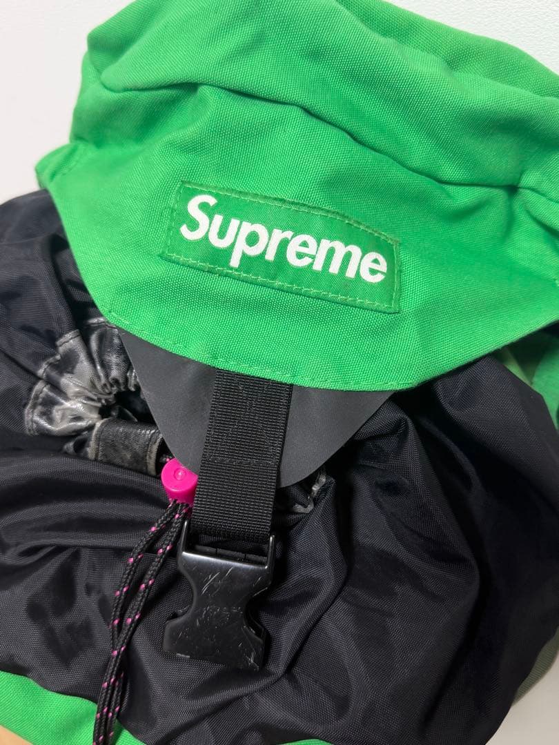 シュプリーム　バックパック　リュック　supreme 緑　グリーン　green