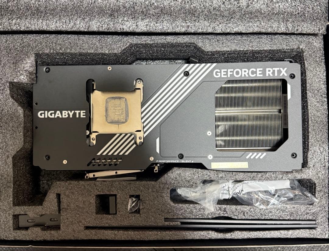 GIGABYTE GEFORCE RTX 5090 基板（PCB）なし