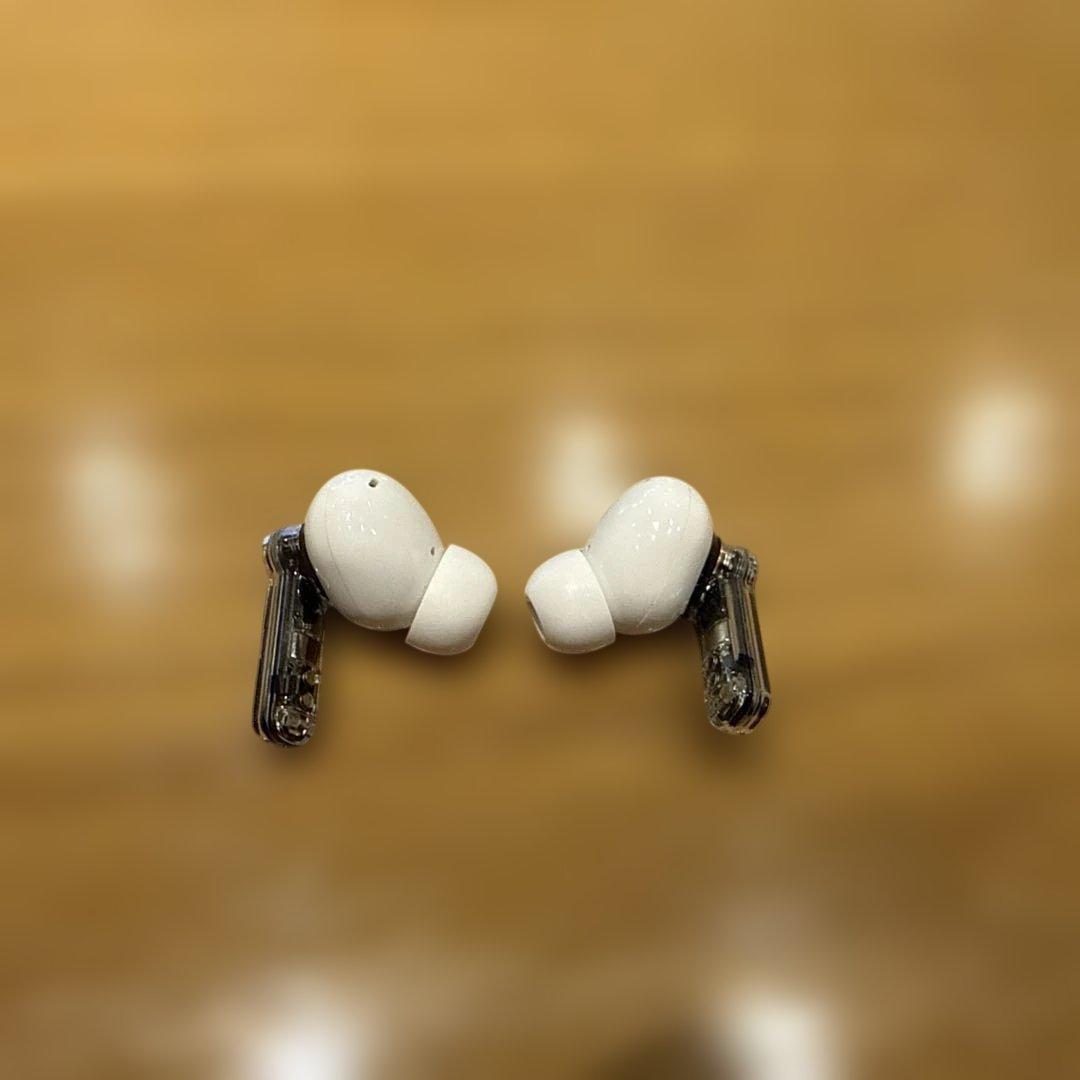 Nothing Ear ホワイトと Spigen のケースセット