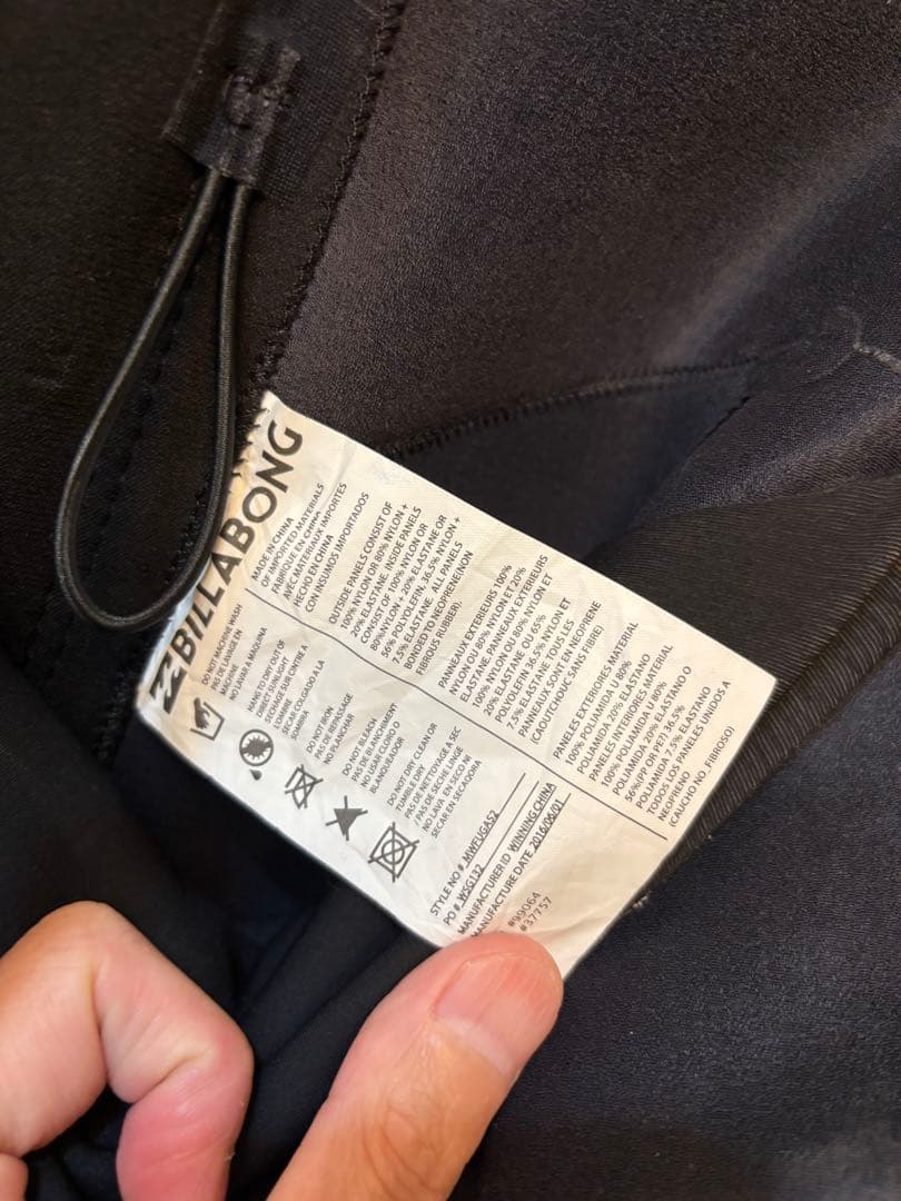 新品BILLABONG ABSOLUTE COMP シーガル ブラック　Mサイズ