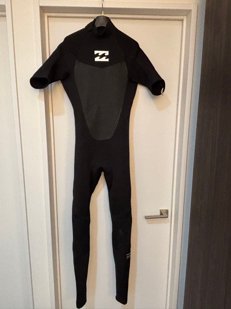 新品BILLABONG ABSOLUTE COMP シーガル ブラック　Mサイズ