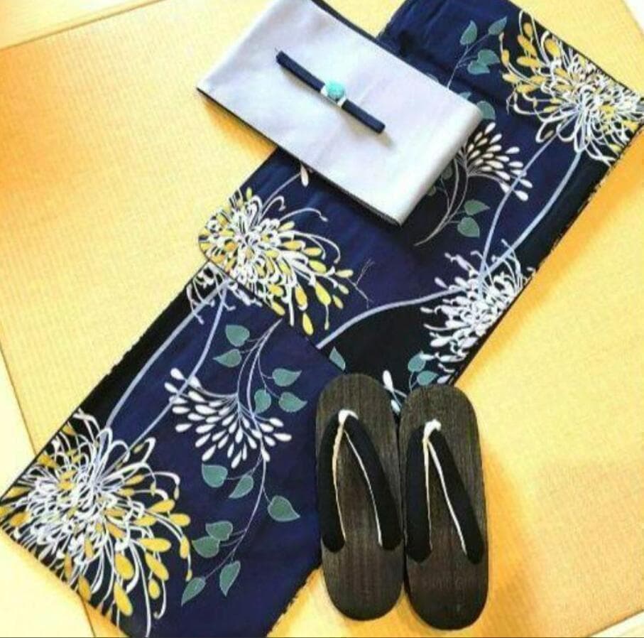 お任せ無地白帯つき◆◆うるわし上品乱菊の古典浴衣　人気の紺地ゆかた◆