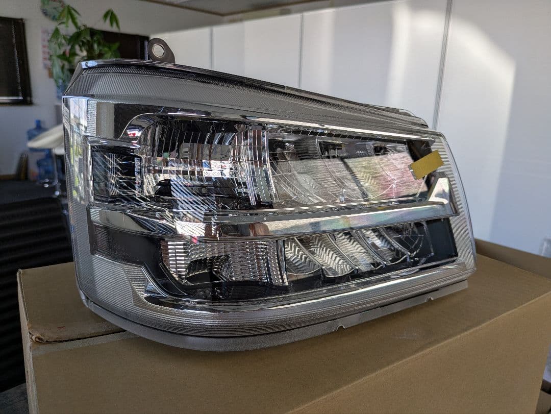 ハイゼットトラック後期　ジャンボエクストラ　純正右LEDヘッドライト　500P