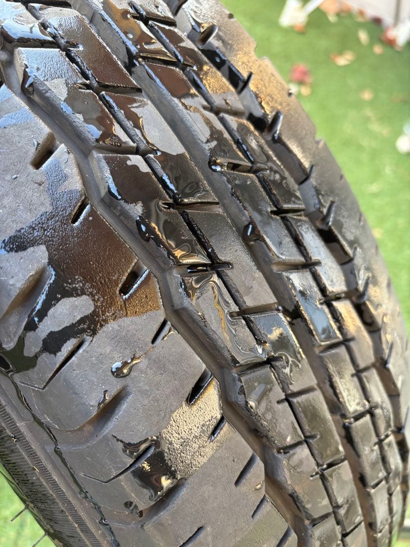 ハイエース トヨタ純正 タイヤ ホイールセット