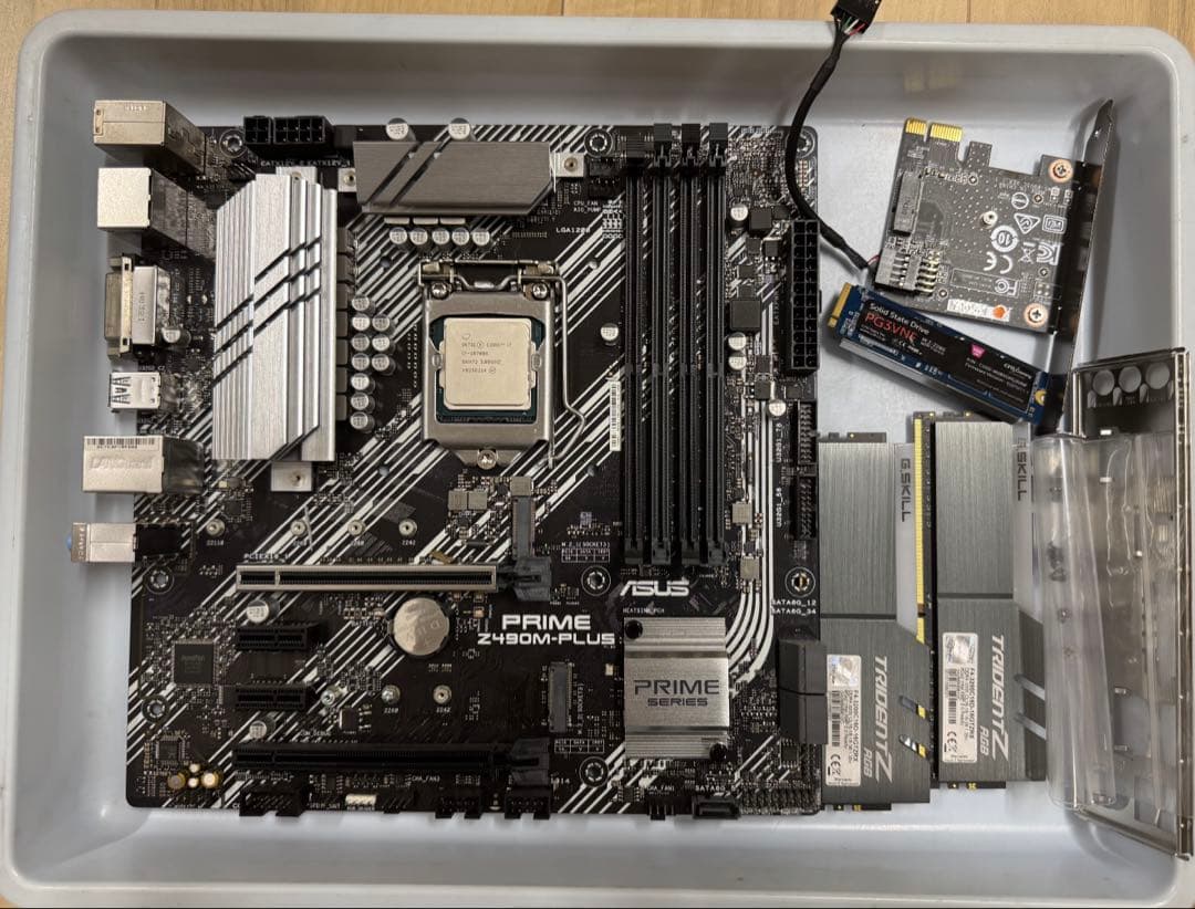 マザーボード Core i7-10700K+Z490M+DDR4 16G+SSD500GB