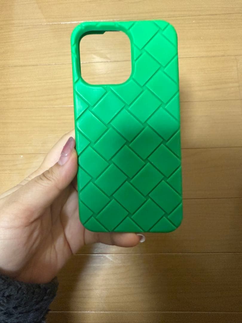 ボッテガ　シリコン iPhone13 iPhone13pro 緑　パラキート