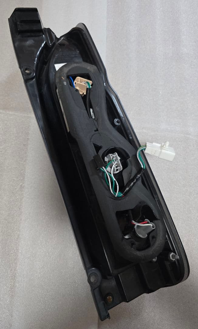 415 コブラ ハイエース 200系テールライト 左用