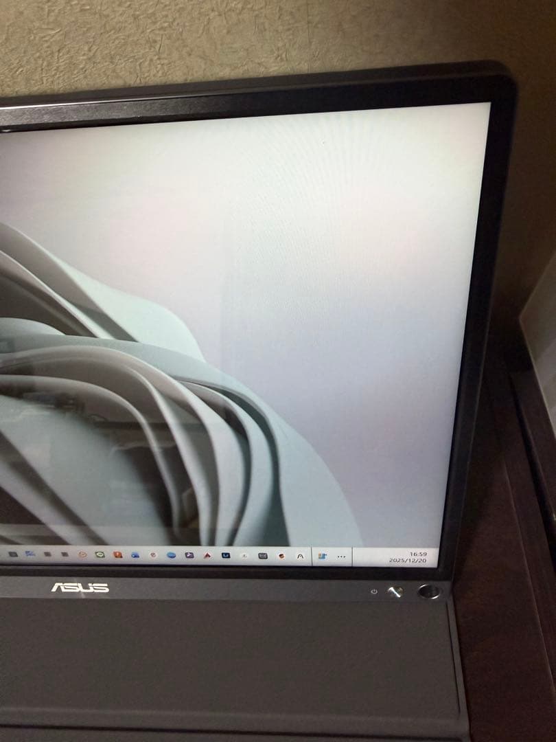 ASUS ZenScreen MB16A ポータブルモニター