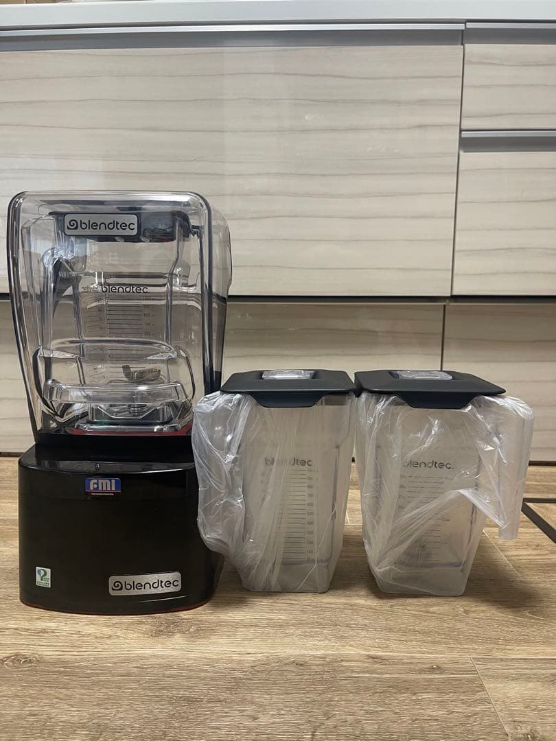 blendtec ブレンテックブレンダー新品未使用の容器2つセット合計容器は３つ