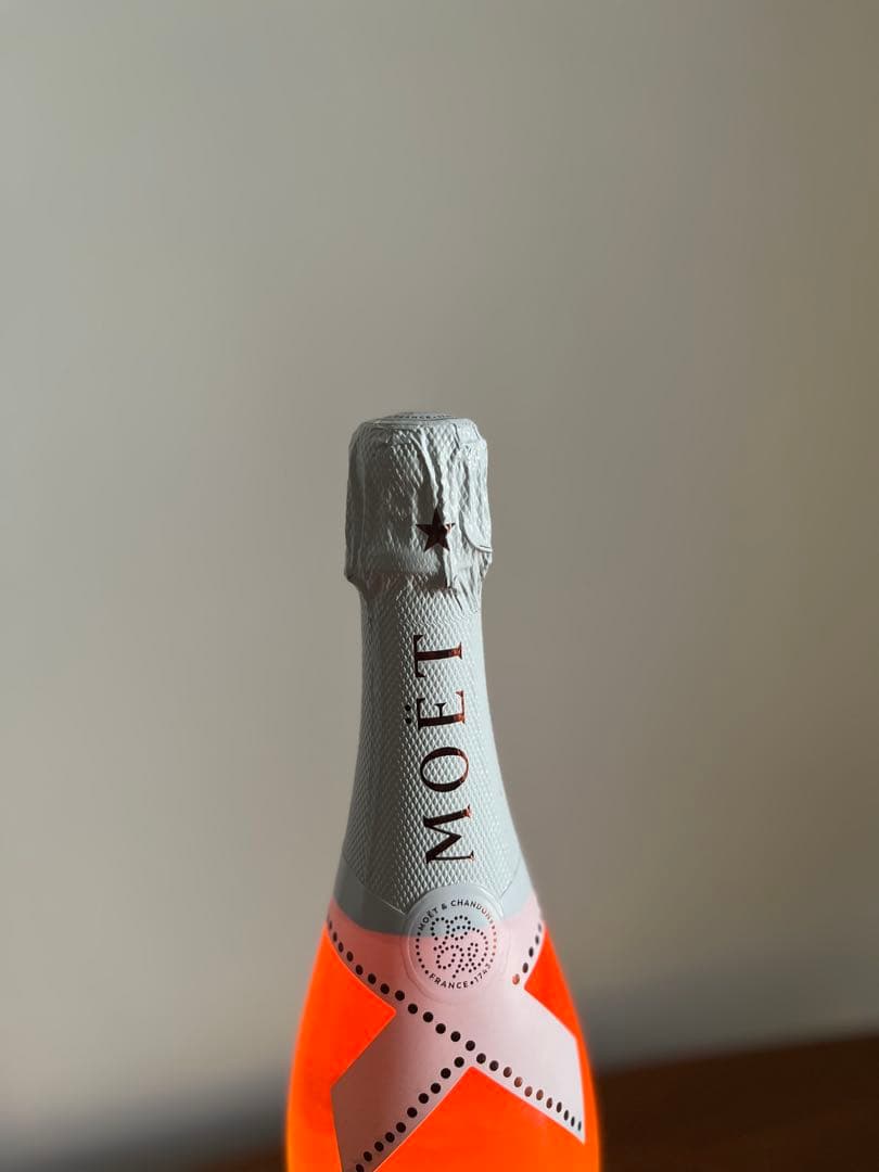 モエ・エ・シャンドン ネクター ロゼ ルミナス ファレル ウィリアムス